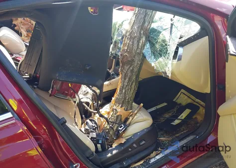 2018 Cadillac Xt5 Luxury z USA, uszkodzony, nr VIN 1GYKNCRS8JZ200583